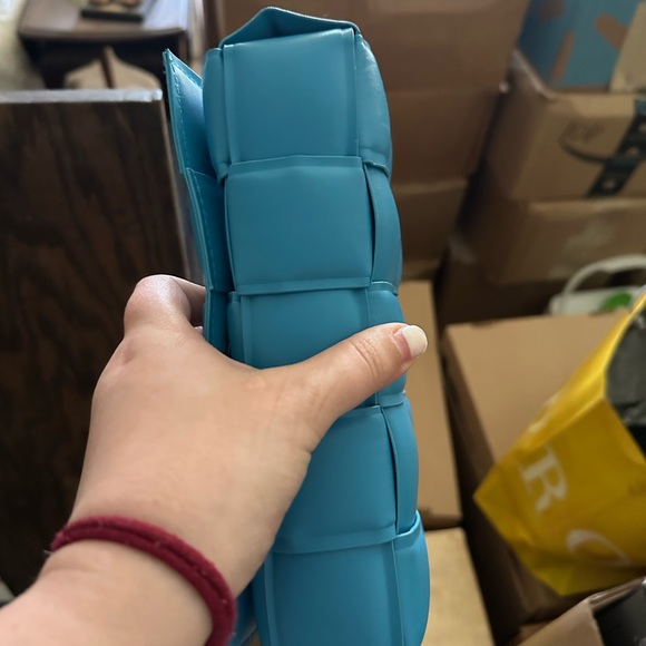 Like new. Teal blue, double gold chain. Inspired. - Picture 6 of 10